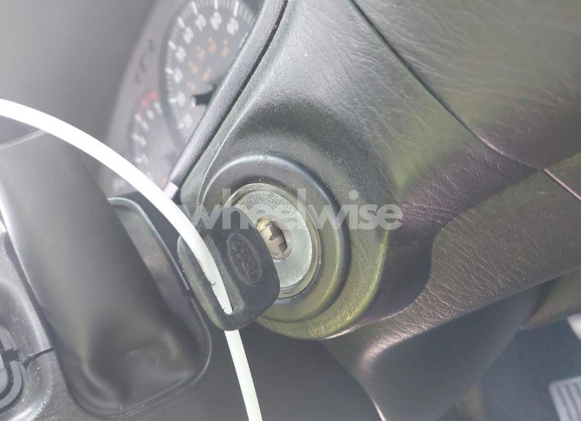 Photo 11 of 2003 Toyota Tundra SR5 (VIN 5TBRN34153S399950)