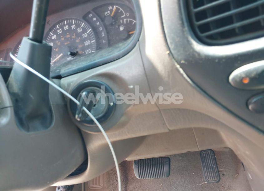 Photo 11 of 2001 Toyota Tundra SR5 (VIN 5TBRN34171S200538)