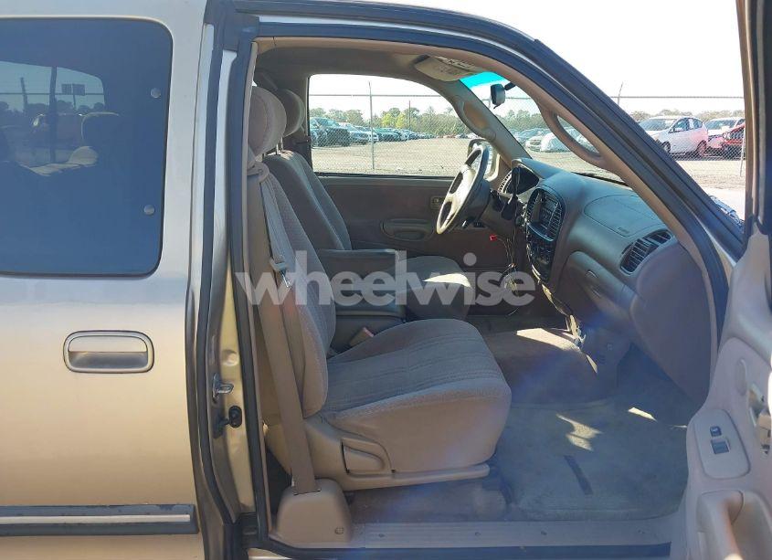 Photo 5 of 2002 Toyota Tundra SR5 (VIN 5TBRN34172S324326)