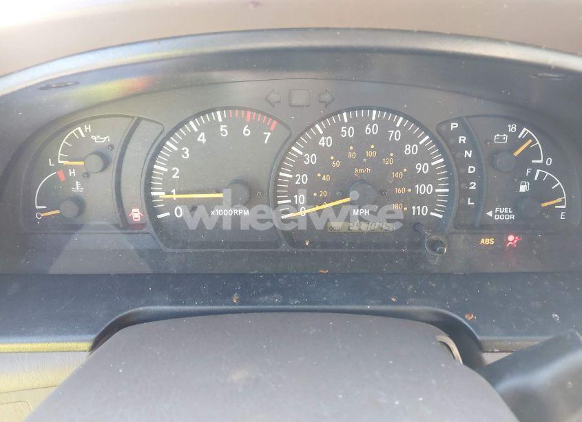 Photo 7 of 2003 Toyota Tundra SR5 (VIN 5TBRN34183S409628)