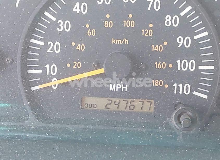 Photo 15 of 2002 Toyota Tundra SR5 (VIN 5TBRN34192S304093)