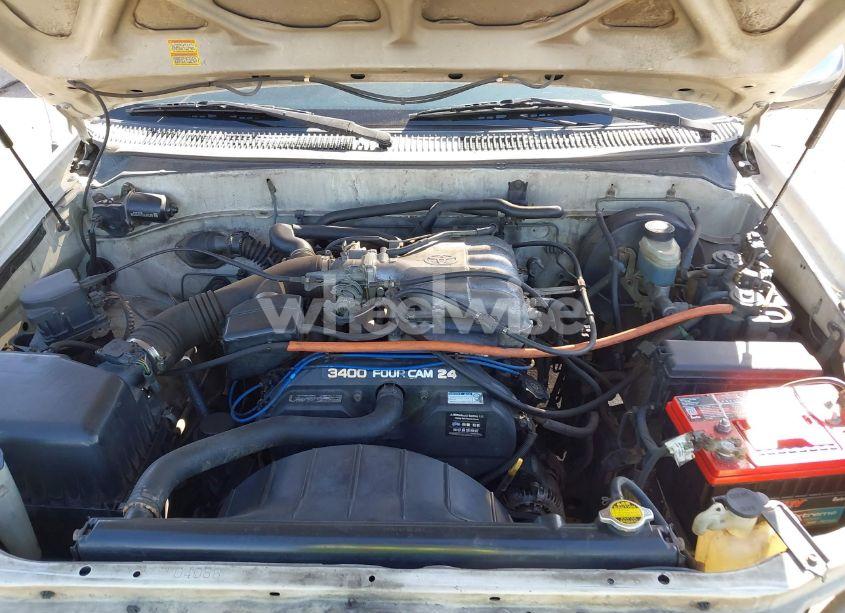 Photo 10 of 2001 Toyota Tundra SR5 (VIN 5TBRN341X1S166076)