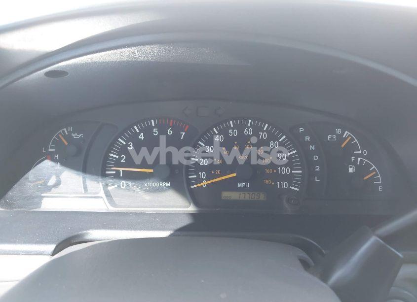 Photo 7 of 2001 Toyota Tundra SR5 (VIN 5TBRN341X1S166076)