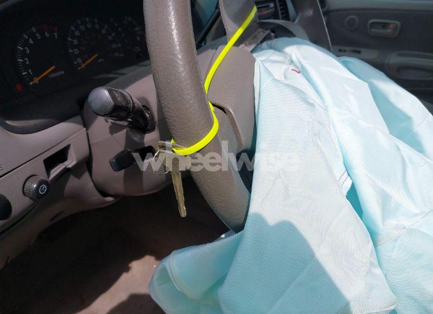 Photo 11 of 2004 Toyota Tundra SR5 V8 (VIN 5TBRT34104S442811)