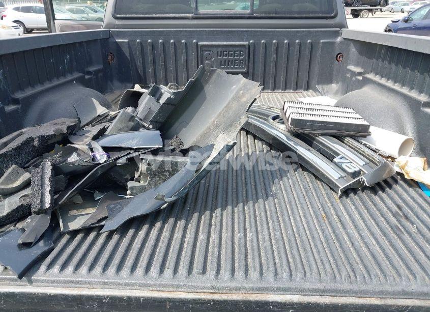 Photo 12 of 2004 Toyota Tundra SR5 V8 (VIN 5TBRT34104S442811)