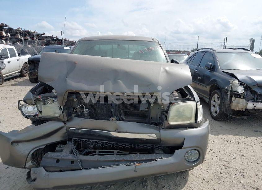 Photo 13 of 2004 Toyota Tundra SR5 V8 (VIN 5TBRT34104S442811)