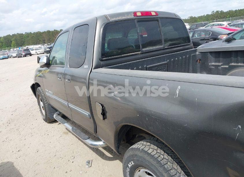 Photo 15 of 2004 Toyota Tundra SR5 V8 (VIN 5TBRT34104S442811)