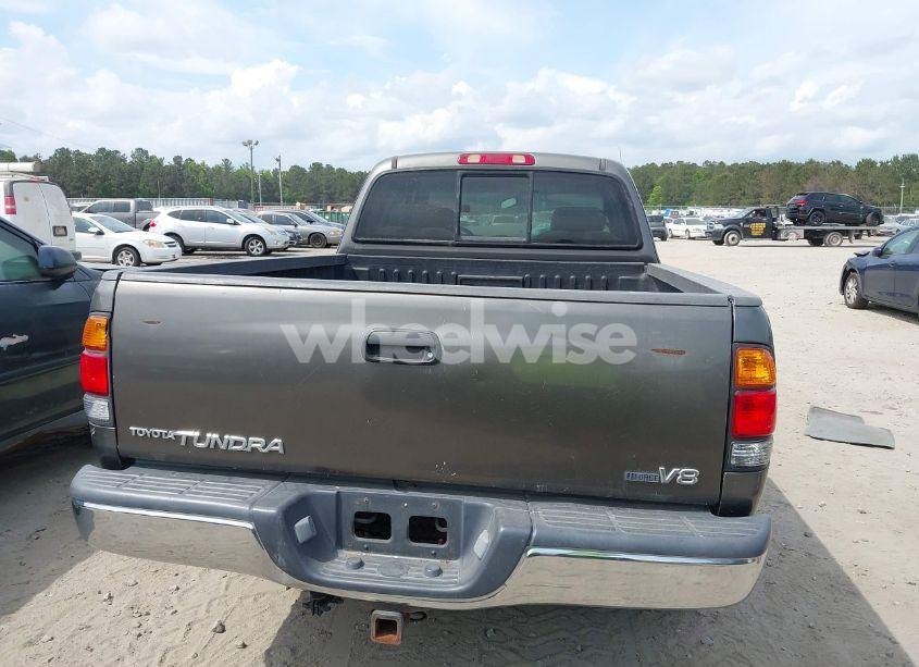 Photo 17 of 2004 Toyota Tundra SR5 V8 (VIN 5TBRT34104S442811)