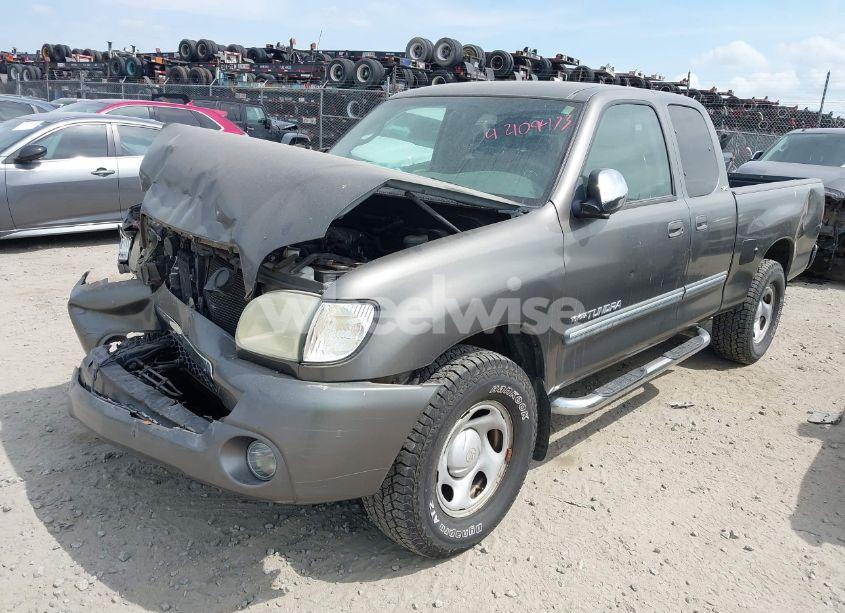 Photo 2 of 2004 Toyota Tundra SR5 V8 (VIN 5TBRT34104S442811)