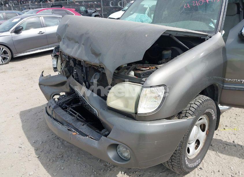 Photo 6 of 2004 Toyota Tundra SR5 V8 (VIN 5TBRT34104S442811)