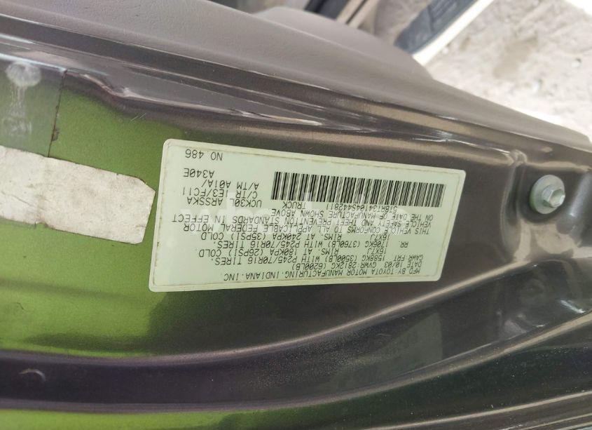 Photo 9 of 2004 Toyota Tundra SR5 V8 (VIN 5TBRT34104S442811)