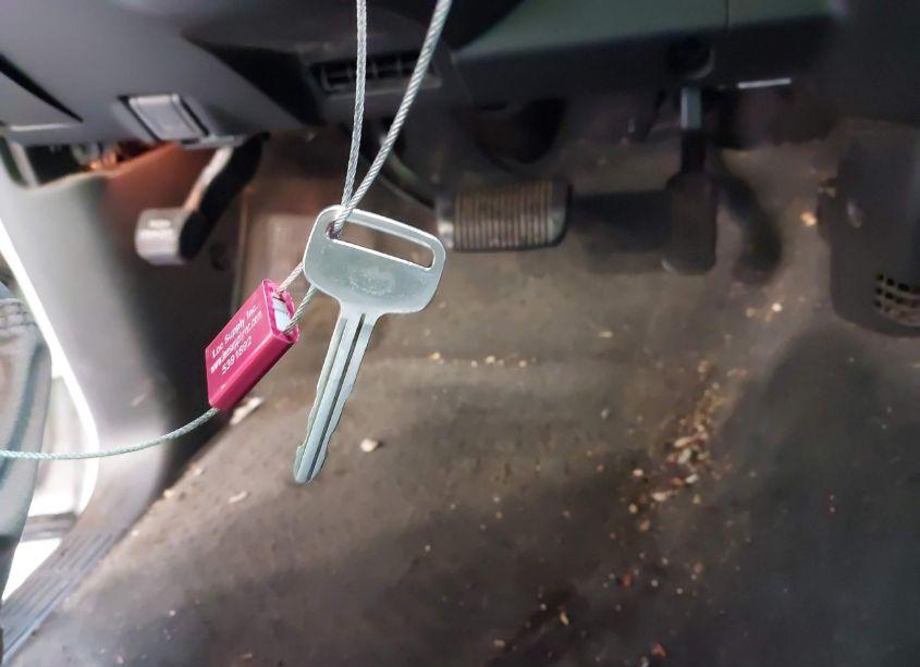 Photo 11 of 2004 Toyota Tundra SR5 V8 (VIN 5TBRT34104S444266)