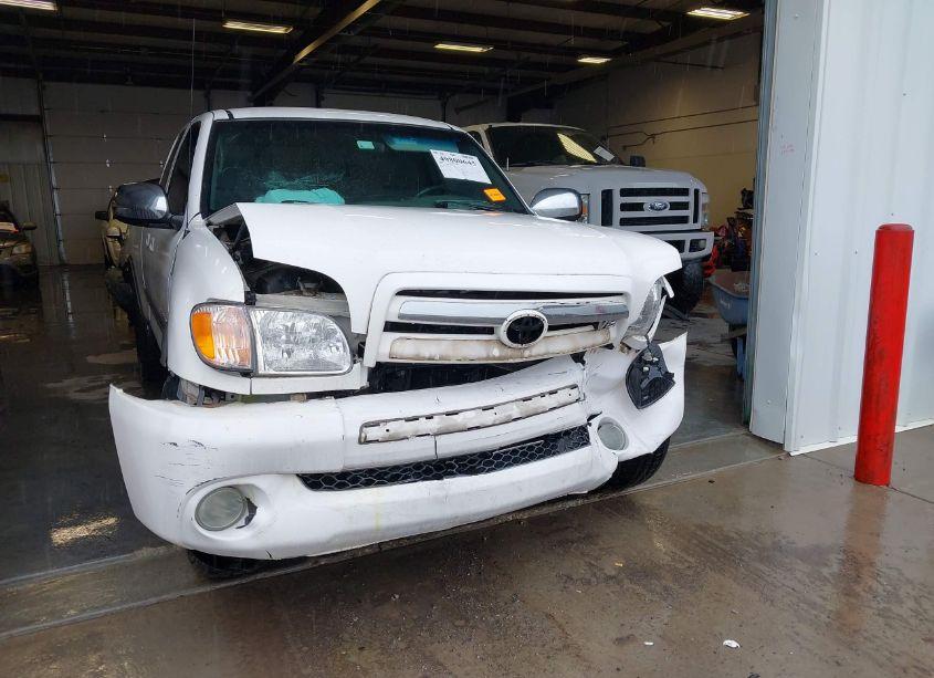 Photo 6 of 2004 Toyota Tundra SR5 V8 (VIN 5TBRT34104S444266)