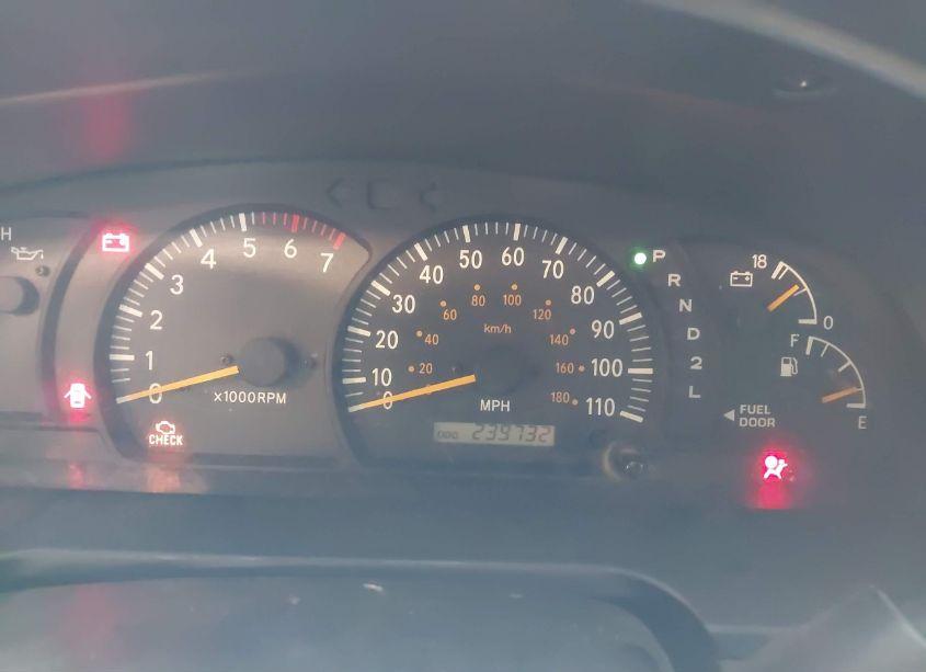 Photo 7 of 2004 Toyota Tundra SR5 V8 (VIN 5TBRT34104S444266)