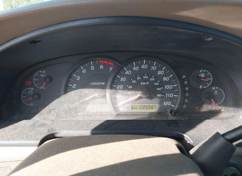 Photo 7 of 2005 Toyota Tundra SR5 V8 (VIN 5TBRT34105S459299)