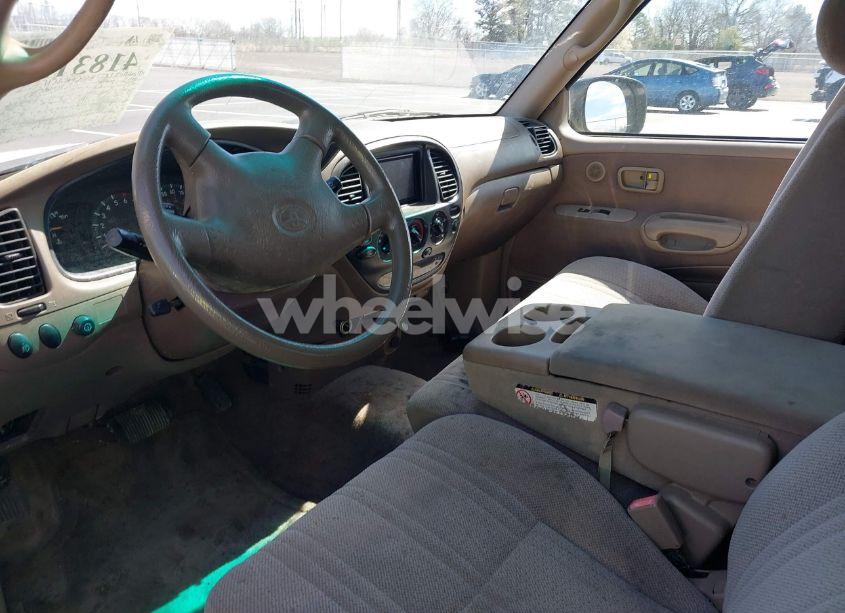 Photo 5 of 2001 Toyota Tundra SR5 V8 (VIN 5TBRT34111S148278)