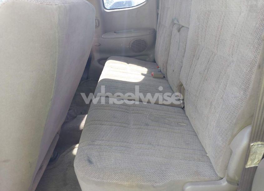 Photo 8 of 2001 Toyota Tundra SR5 V8 (VIN 5TBRT34111S148278)