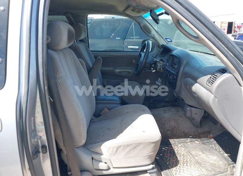 Photo 5 of 2002 Toyota Tundra SR5 V8 (VIN 5TBRT34112S266459)