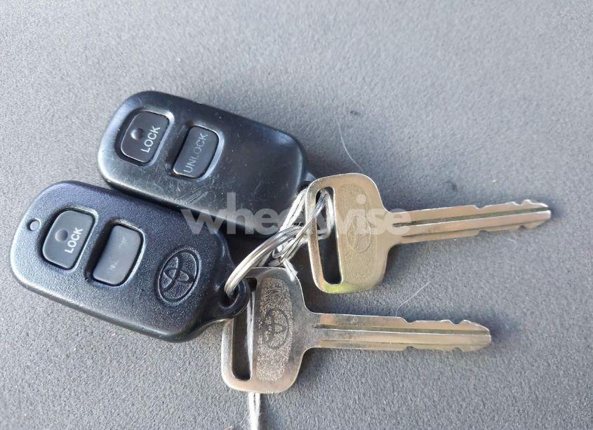 Photo 11 of 2003 Toyota Tundra SR5 V8 (VIN 5TBRT34113S413221)