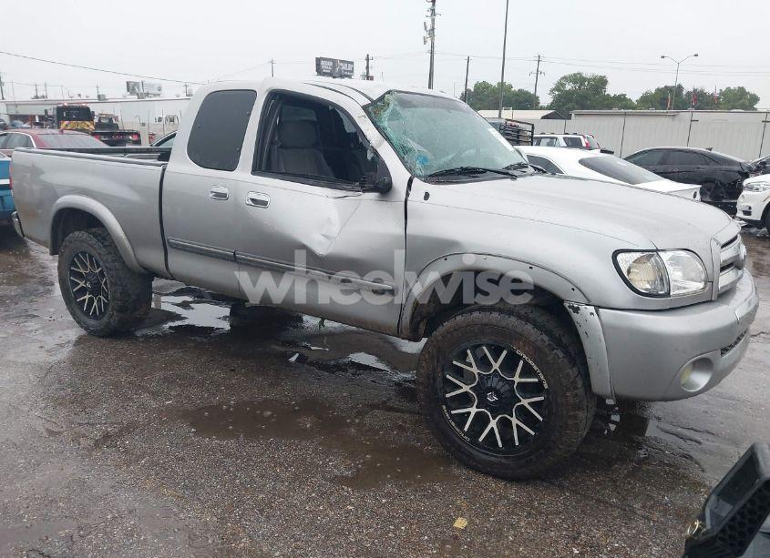 2004 Toyota Tundra SR5 V8 (VIN 5TBRT34114S455616) main photo