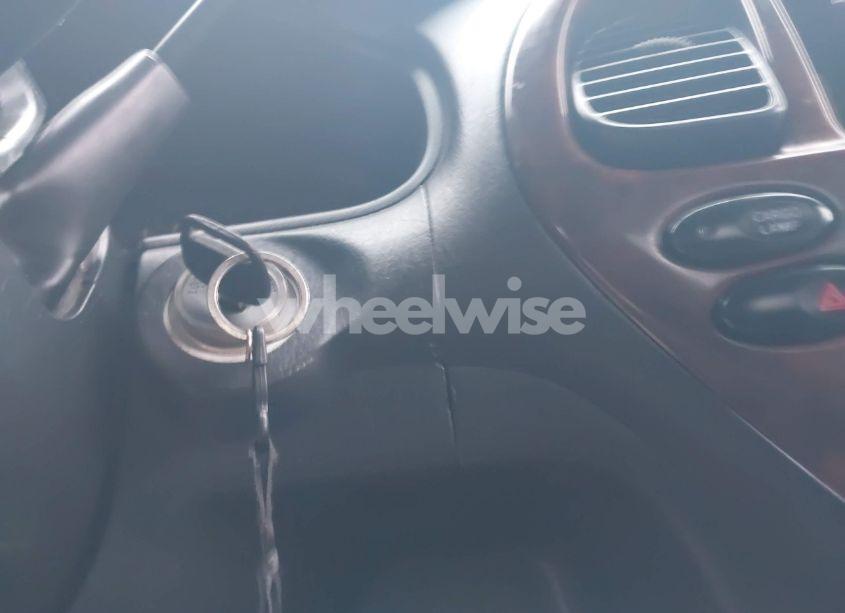 Photo 11 of 2004 Toyota Tundra SR5 V8 (VIN 5TBRT34114S455616)