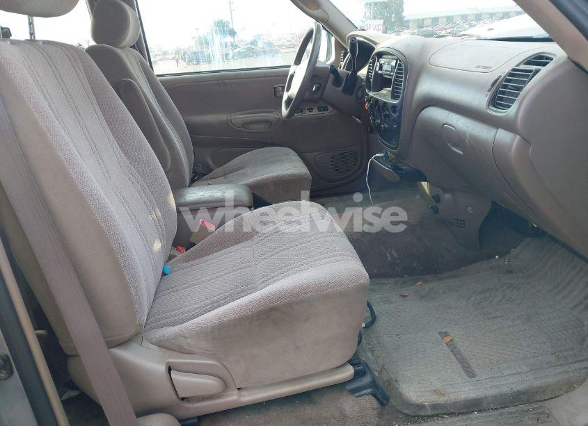 Photo 5 of 2000 Toyota Tundra SR5 V8 (VIN 5TBRT3411YS002814)