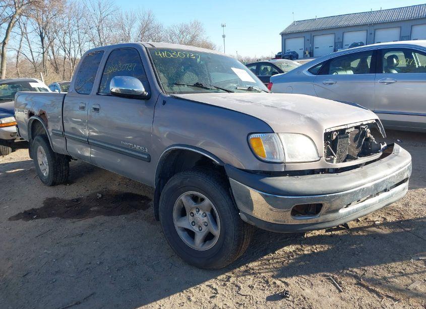 2000 Toyota Tundra SR5 V8 (VIN 5TBRT3411YS050300) main photo