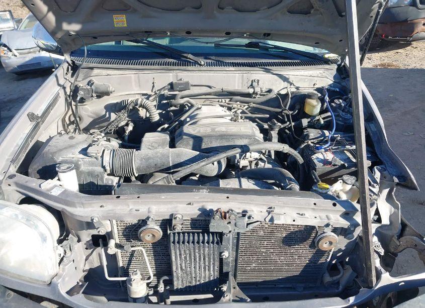 Photo 10 of 2000 Toyota Tundra SR5 V8 (VIN 5TBRT3411YS050300)