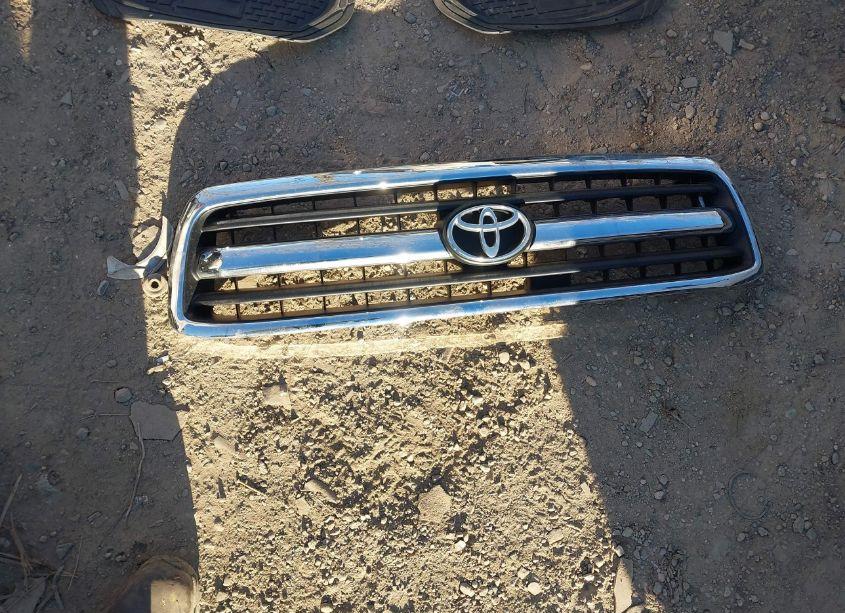 Photo 12 of 2000 Toyota Tundra SR5 V8 (VIN 5TBRT3411YS050300)