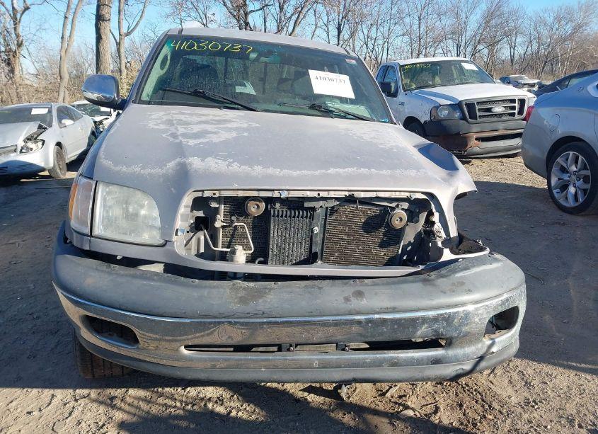 Photo 13 of 2000 Toyota Tundra SR5 V8 (VIN 5TBRT3411YS050300)