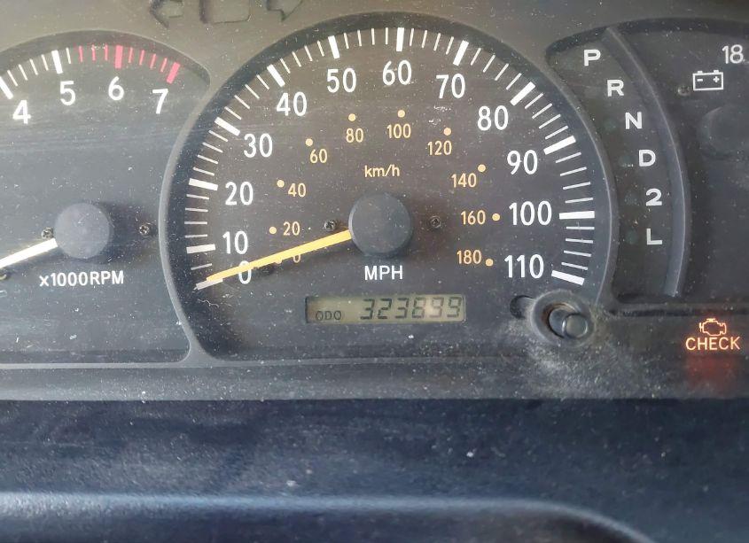 Photo 16 of 2000 Toyota Tundra SR5 V8 (VIN 5TBRT3411YS050300)