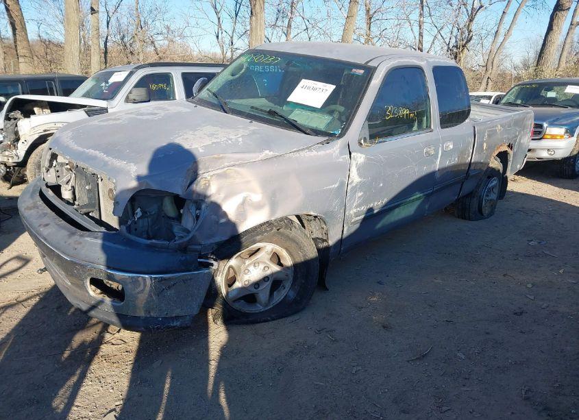 Photo 2 of 2000 Toyota Tundra SR5 V8 (VIN 5TBRT3411YS050300)