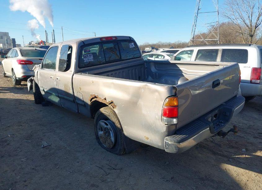 Photo 3 of 2000 Toyota Tundra SR5 V8 (VIN 5TBRT3411YS050300)