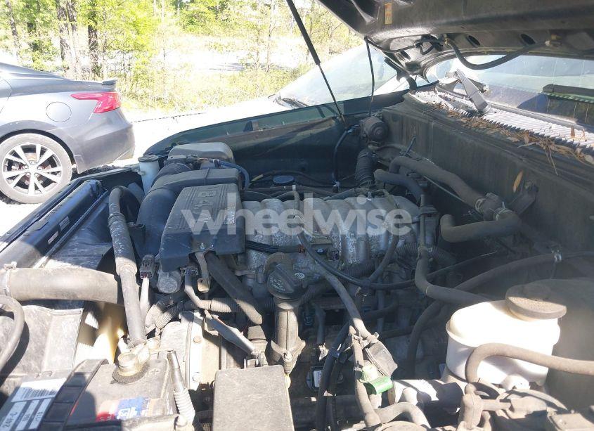 Photo 10 of 2001 Toyota Tundra SR5 V8 (VIN 5TBRT34121S189972)