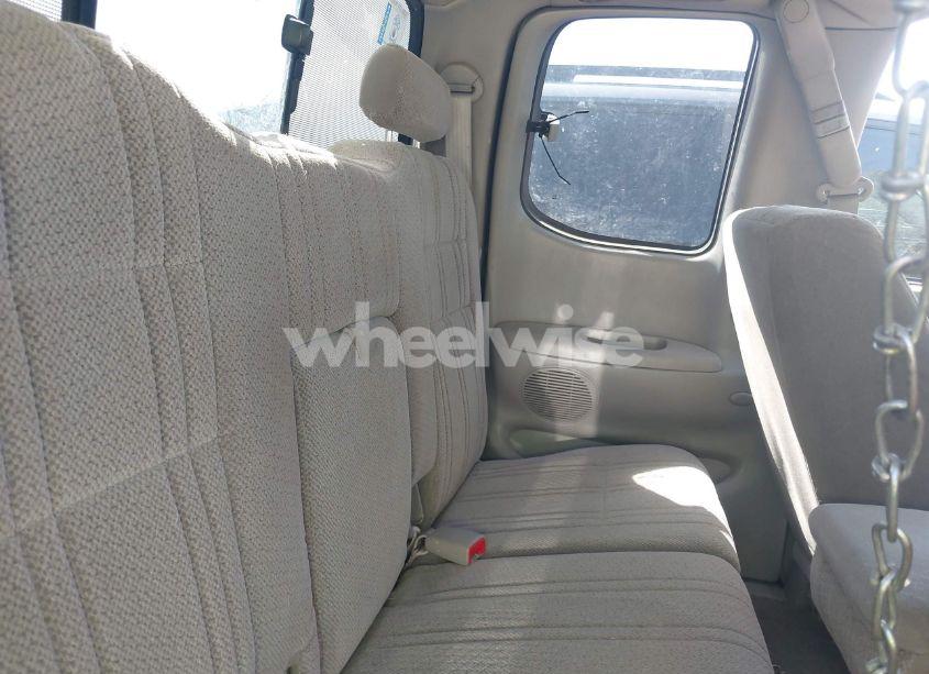 Photo 8 of 2001 Toyota Tundra SR5 V8 (VIN 5TBRT34121S189972)