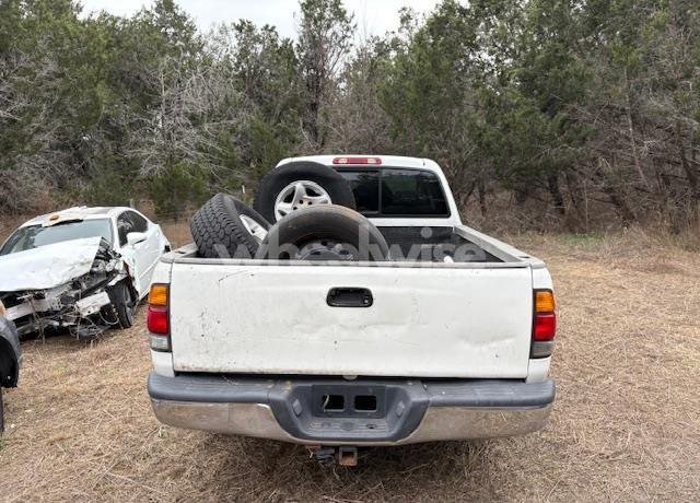 Photo 11 of 2002 Toyota Tundra SR5 V8 (VIN 5TBRT34122S309402)