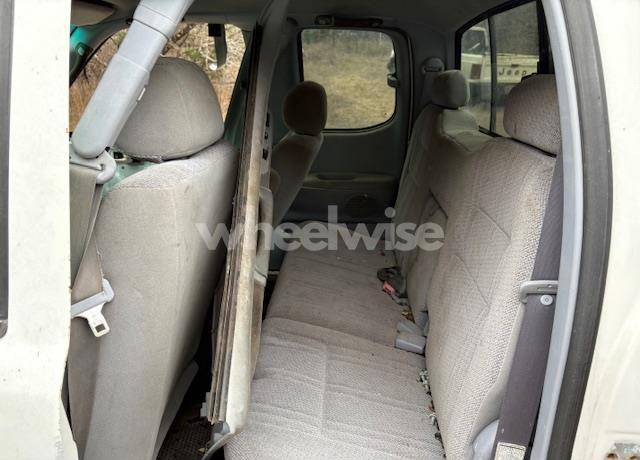 Photo 8 of 2002 Toyota Tundra SR5 V8 (VIN 5TBRT34122S309402)