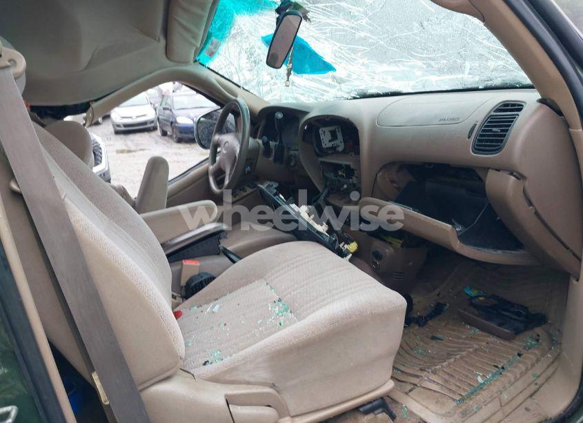 Photo 5 of 2002 Toyota Tundra SR5 V8 (VIN 5TBRT34122S326071)