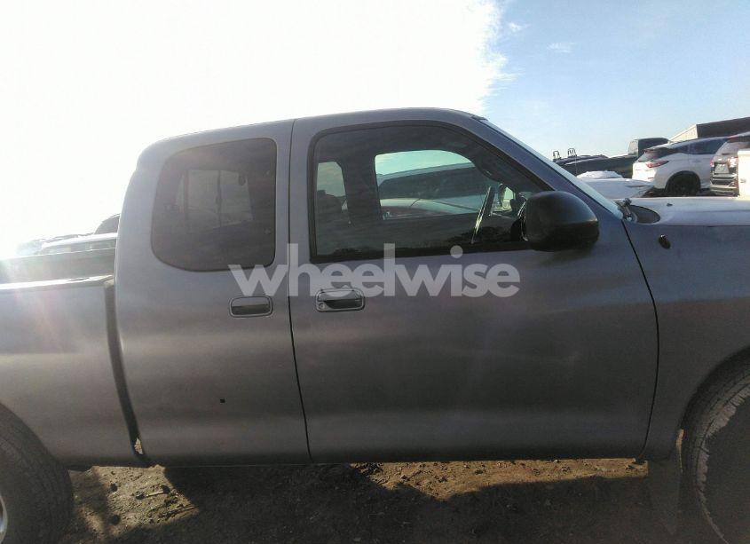 Photo 13 of 2003 Toyota Tundra SR5 V8 (VIN 5TBRT34123S336178)