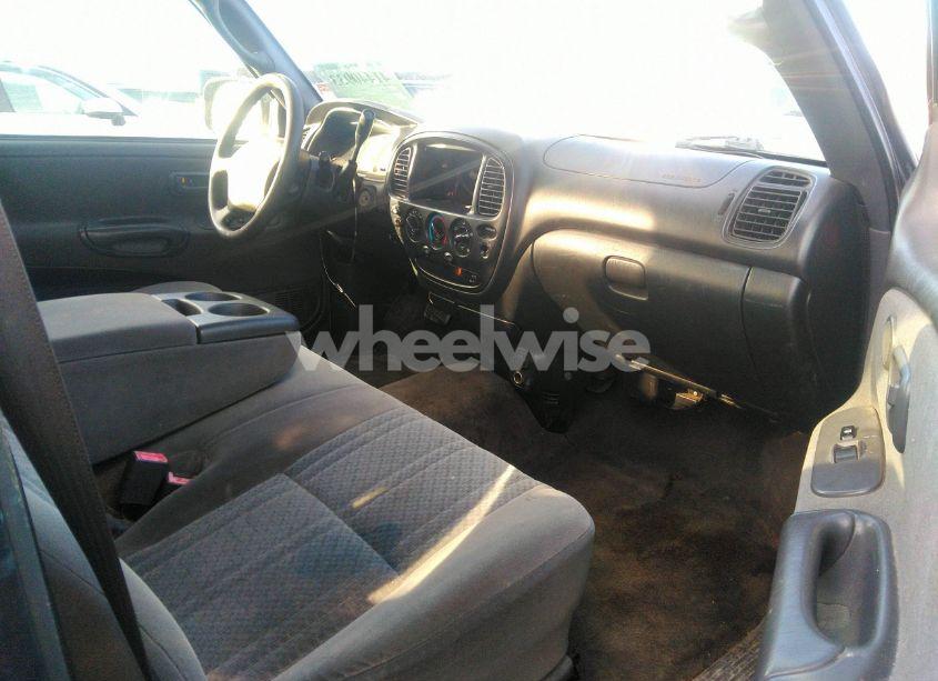 Photo 5 of 2003 Toyota Tundra SR5 V8 (VIN 5TBRT34123S336178)