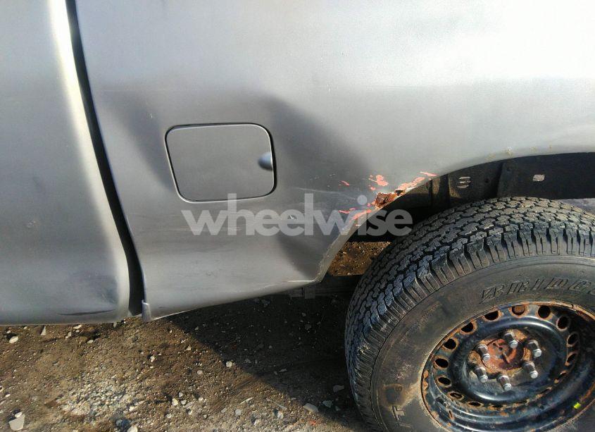 Photo 6 of 2003 Toyota Tundra SR5 V8 (VIN 5TBRT34123S336178)