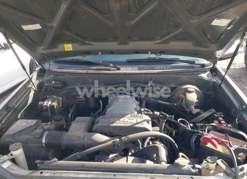 Photo 10 of 2003 Toyota Tundra SR5 V8 (VIN 5TBRT34123S376082)