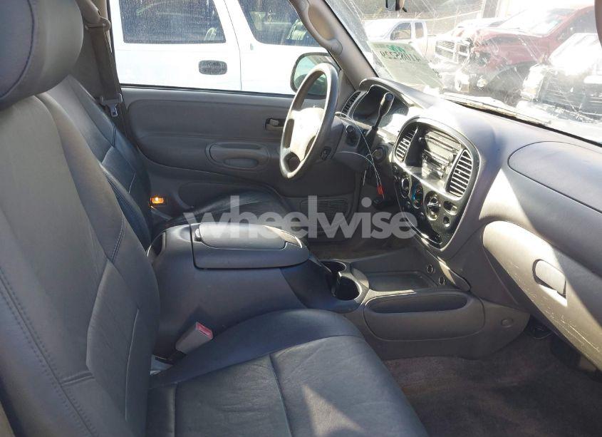 Photo 5 of 2003 Toyota Tundra SR5 V8 (VIN 5TBRT34123S376082)