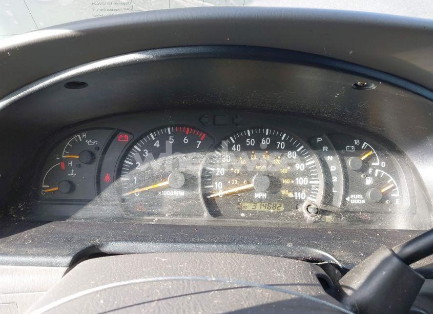 Photo 7 of 2003 Toyota Tundra SR5 V8 (VIN 5TBRT34123S376082)