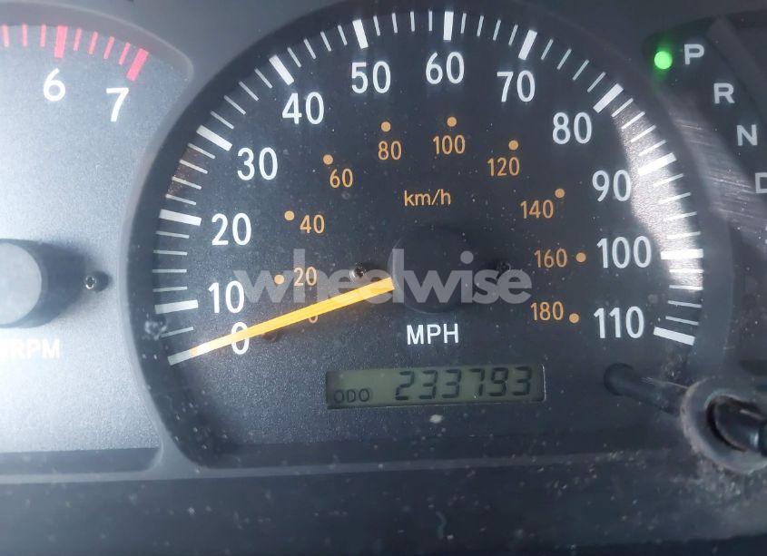 Photo 16 of 2003 Toyota Tundra SR5 V8 (VIN 5TBRT34123S404284)