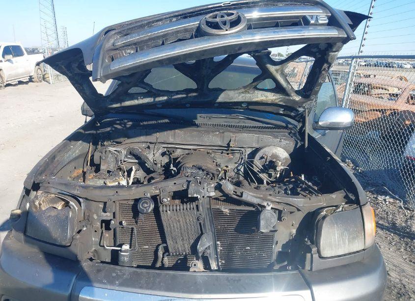 Photo 10 of 2003 Toyota Tundra SR5 V8 (VIN 5TBRT34123S427645)