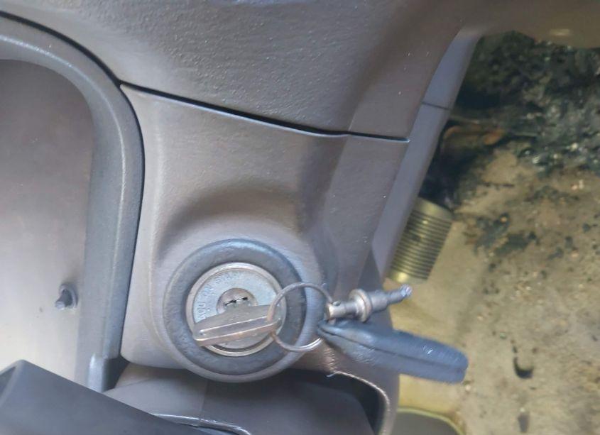 Photo 11 of 2003 Toyota Tundra SR5 V8 (VIN 5TBRT34123S427645)