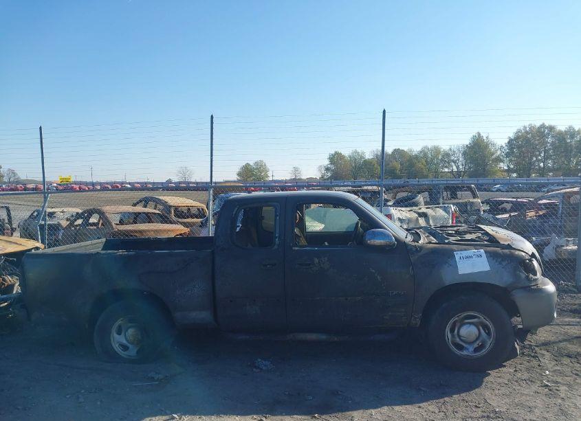 Photo 13 of 2003 Toyota Tundra SR5 V8 (VIN 5TBRT34123S427645)