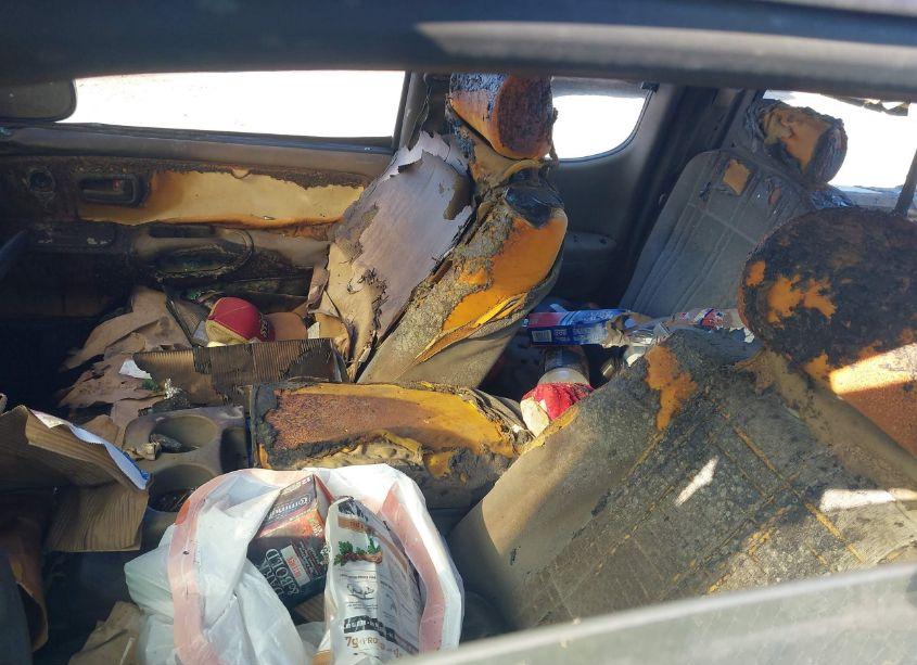 Photo 16 of 2003 Toyota Tundra SR5 V8 (VIN 5TBRT34123S427645)