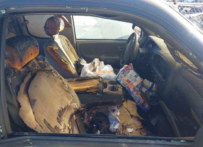 Photo 5 of 2003 Toyota Tundra SR5 V8 (VIN 5TBRT34123S427645)